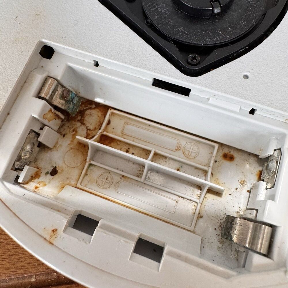 Sony Walkman D-FS601 S2 Sports G-Protection CD Player AS-IS for Parts or Repair - Picture 5 of 5